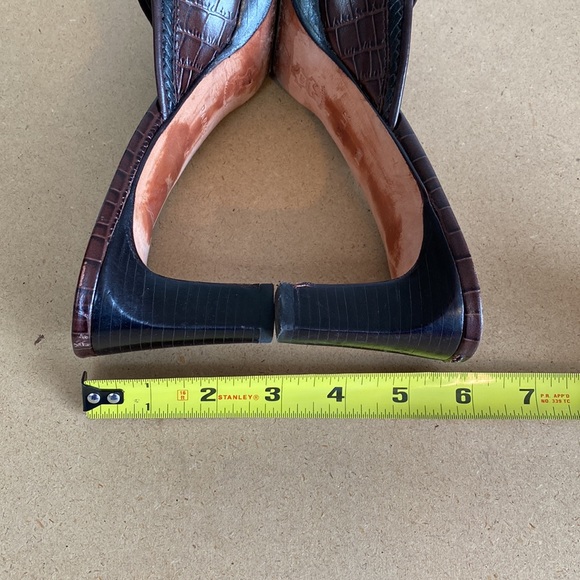 Brighton Leather Sandals with silver tone accents. Size 10 - Picture 10 of 10